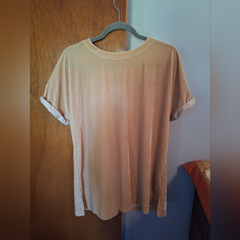 Final Price* Wish List Casual Tan Velour Women's Short Sleeve Shirt Size S/M